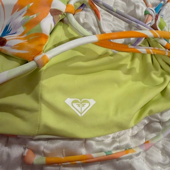 New With Tags Roxy Retro Revo Halter Classic Bikini Top Size:S - Picture 7 of 7
